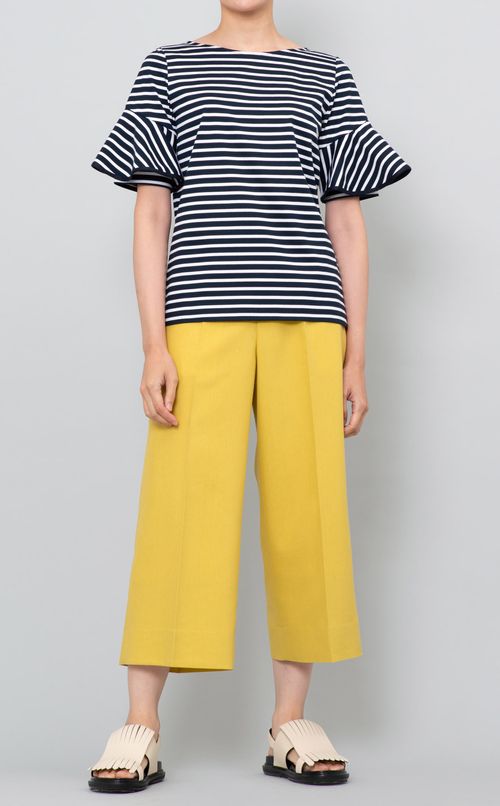 バックフレアパイピングブラウス