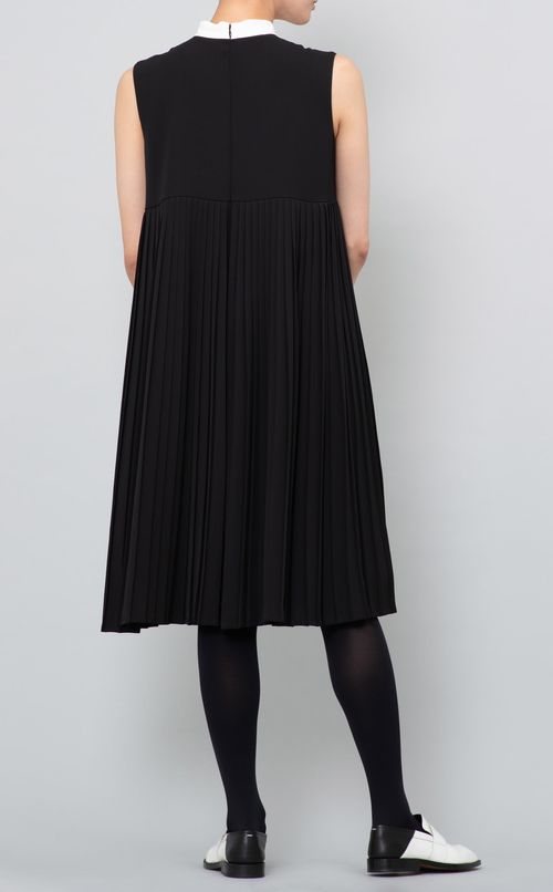 Aラインプリーツワンピース