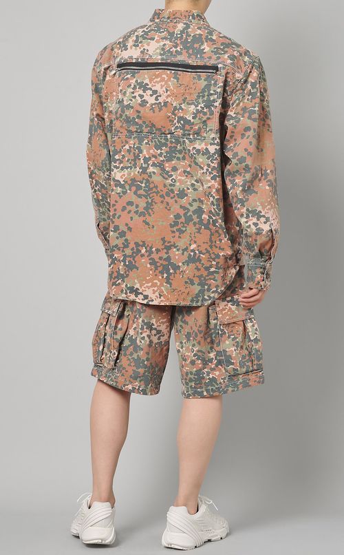 カモフラージュシャツ