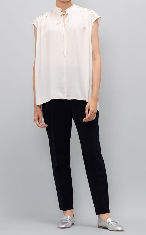 バックサテンリボンブラウス