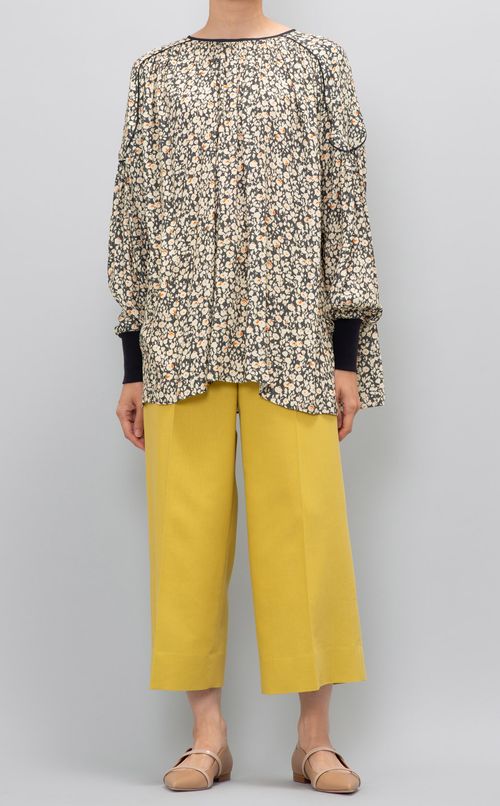 フラワープリントギャザーブラウス