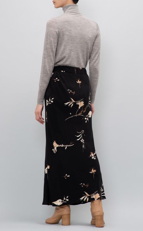 バイアスナローロングスカート