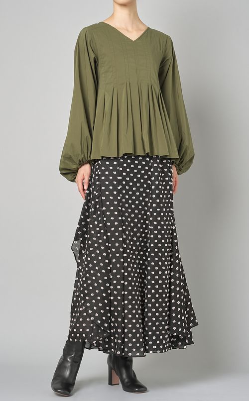 バックタイプリーツブラウス