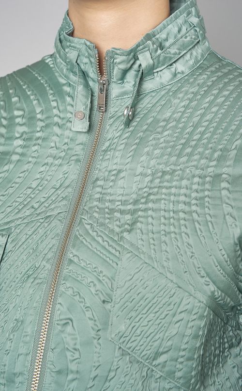 シュリンクキルティングショートブルゾン