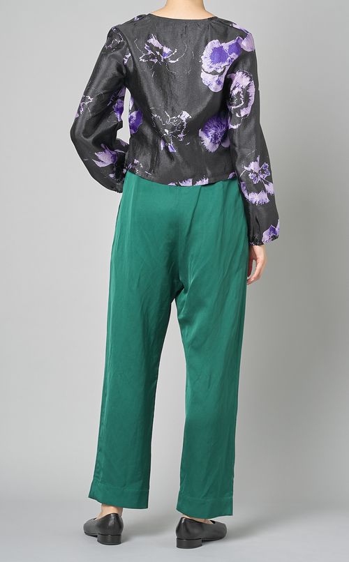 パンジープリントクレープVネックブラウス