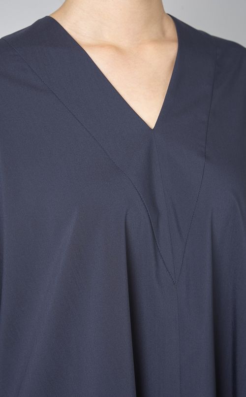 ストレッチVネックフレアワンピース