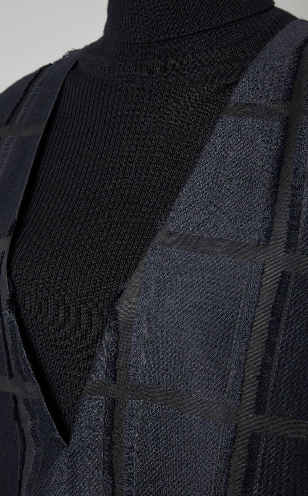 チェックジャガードVネックワンピース