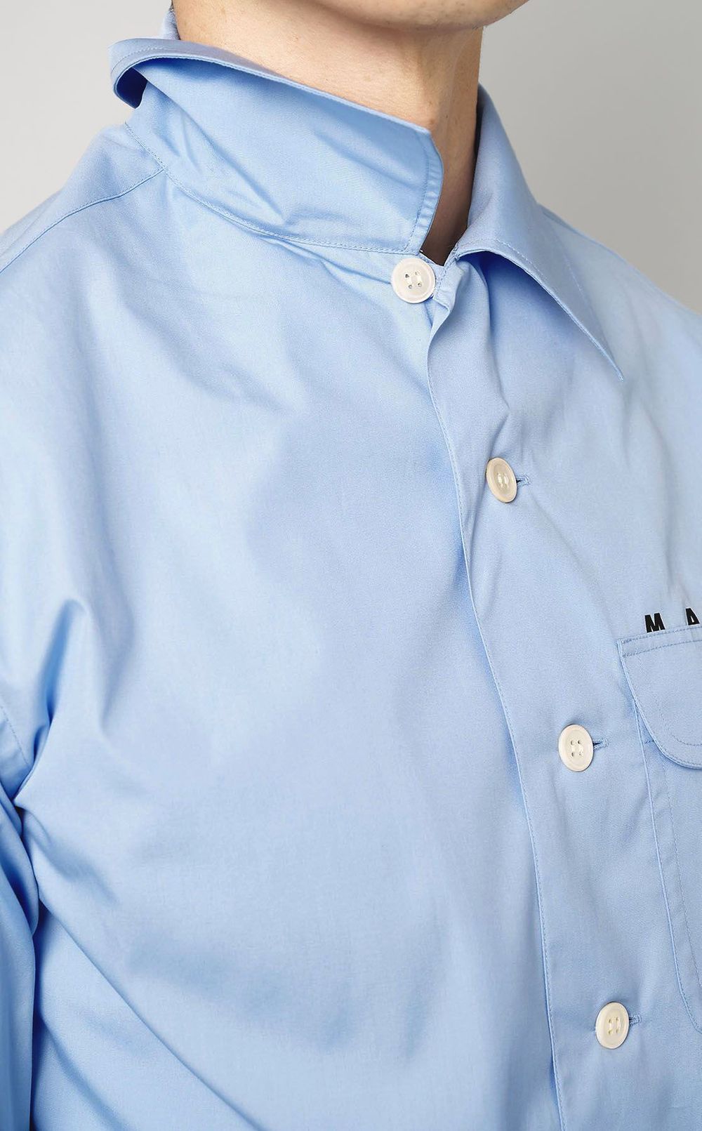 オープンカラーロゴシャツ