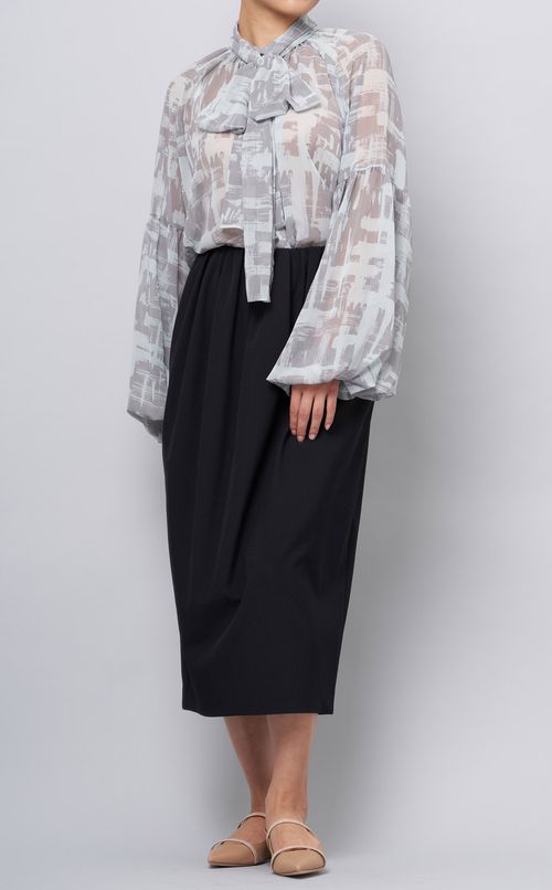 タックドレープミディスカート