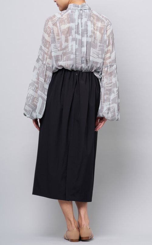 タックドレープミディスカート