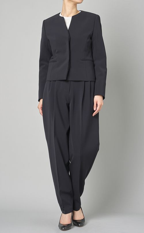 ラインスリムテーパードパンツ