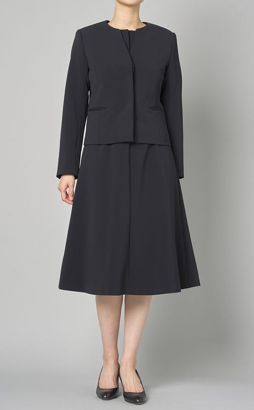 レイヤードネックフレアワンピース