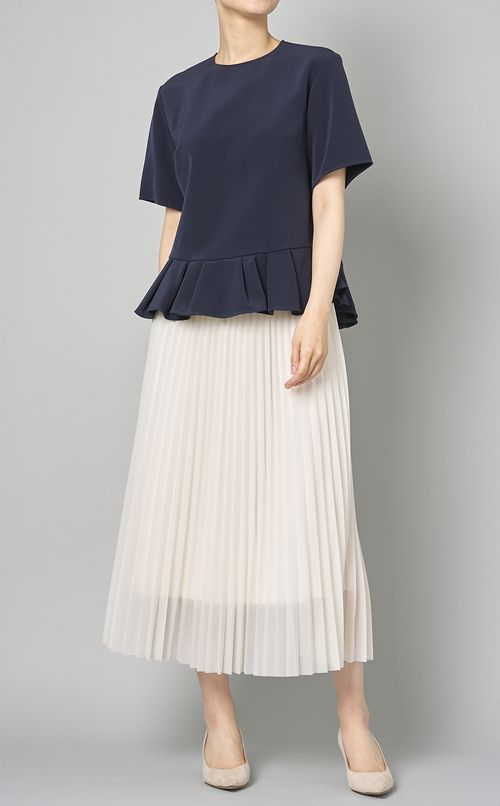 ペプラムタックブラウス