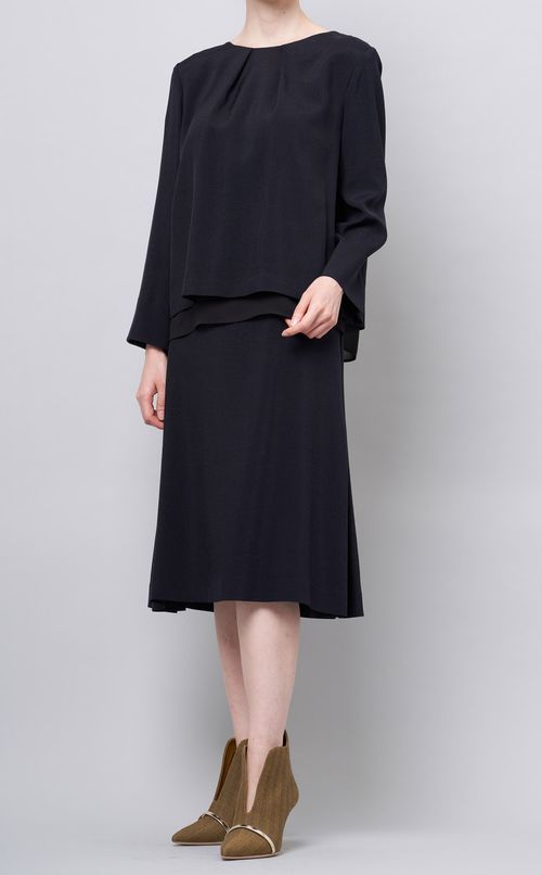 クルーネックプルオーバーブラウス