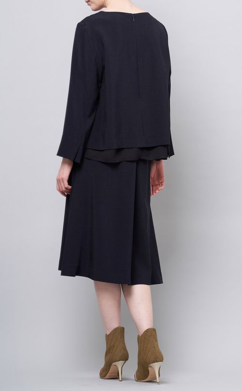 クルーネックプルオーバーブラウス