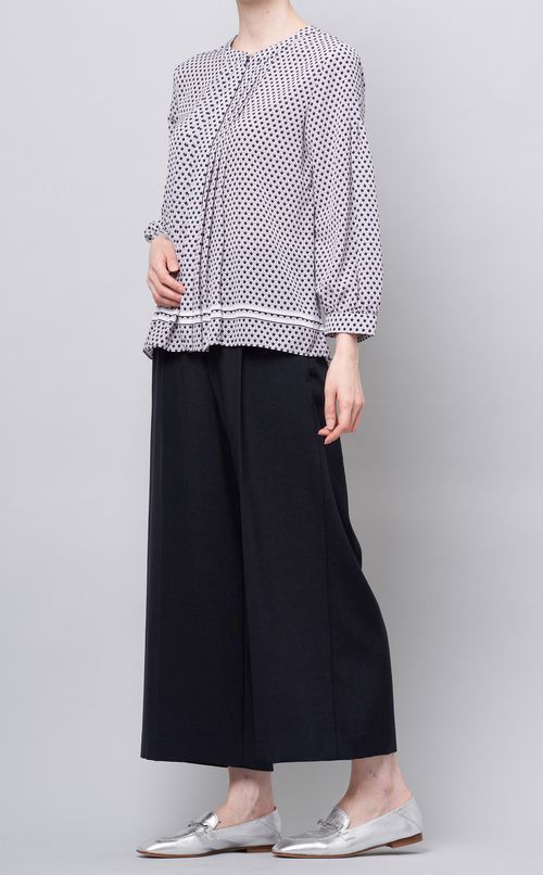 ジオメトリックパネルブラウス