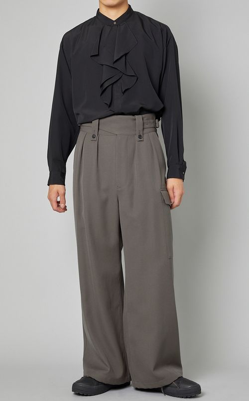 フリルタイシャツ