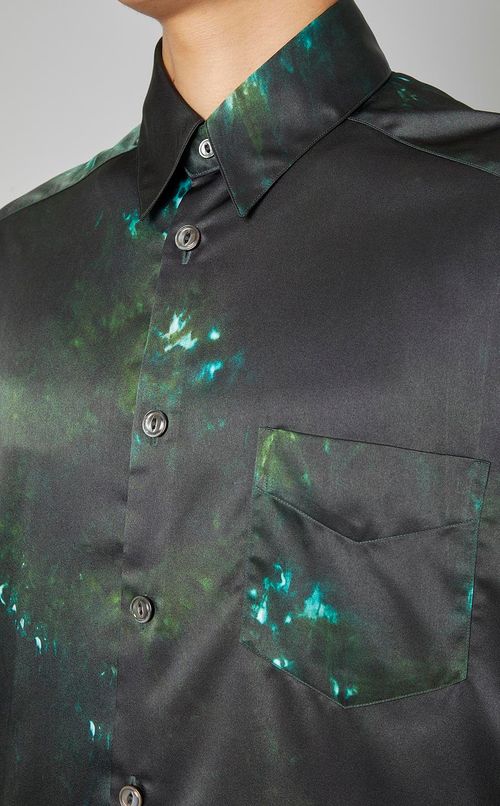 グラフィックプリントレギュラーシャツ