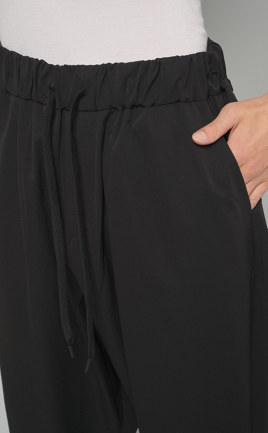 white mountaineering BLK ストレッチ サルエル パンツ White