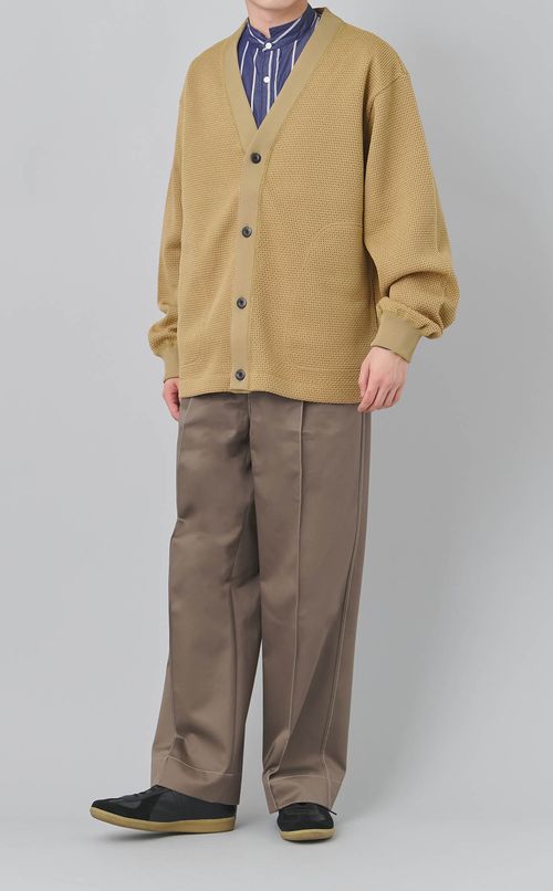 Vネックカーディガン