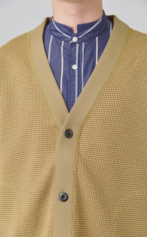 Vネックカーディガン