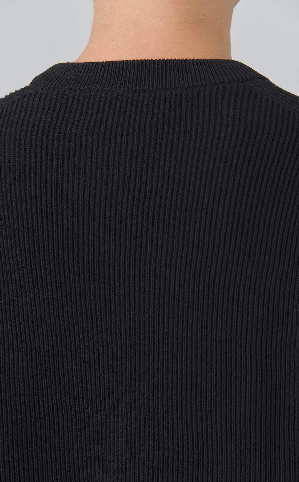 オーディナリープルオーバーニット