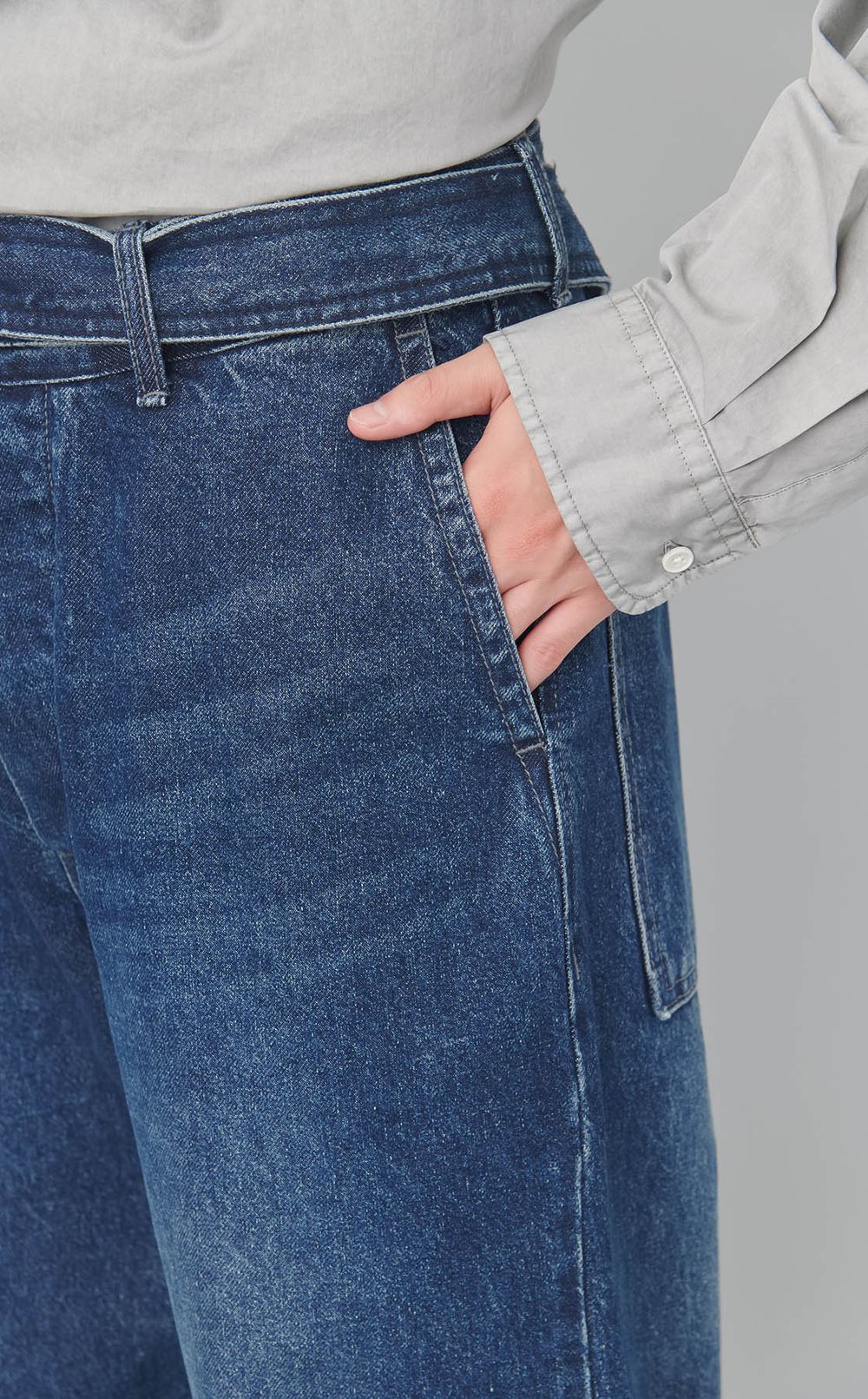 ベルテッドデニムスラックス