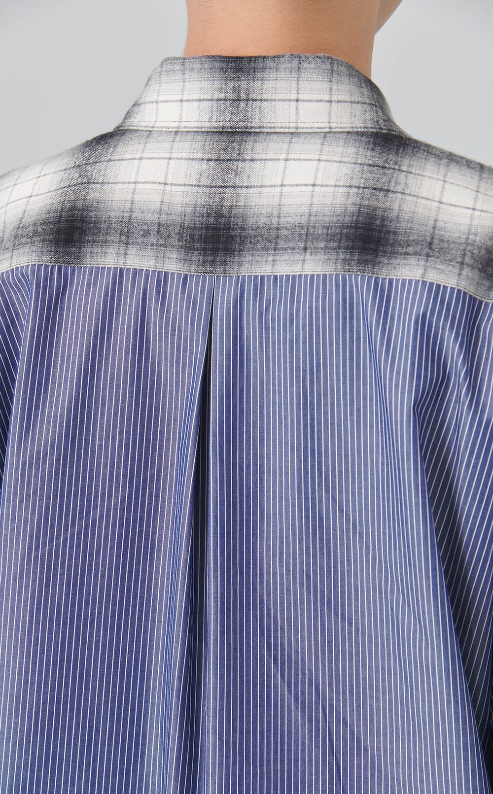 レイヤードジップシャツ