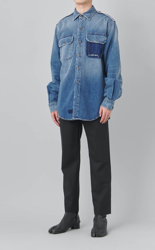 スリムテーパードスラックス