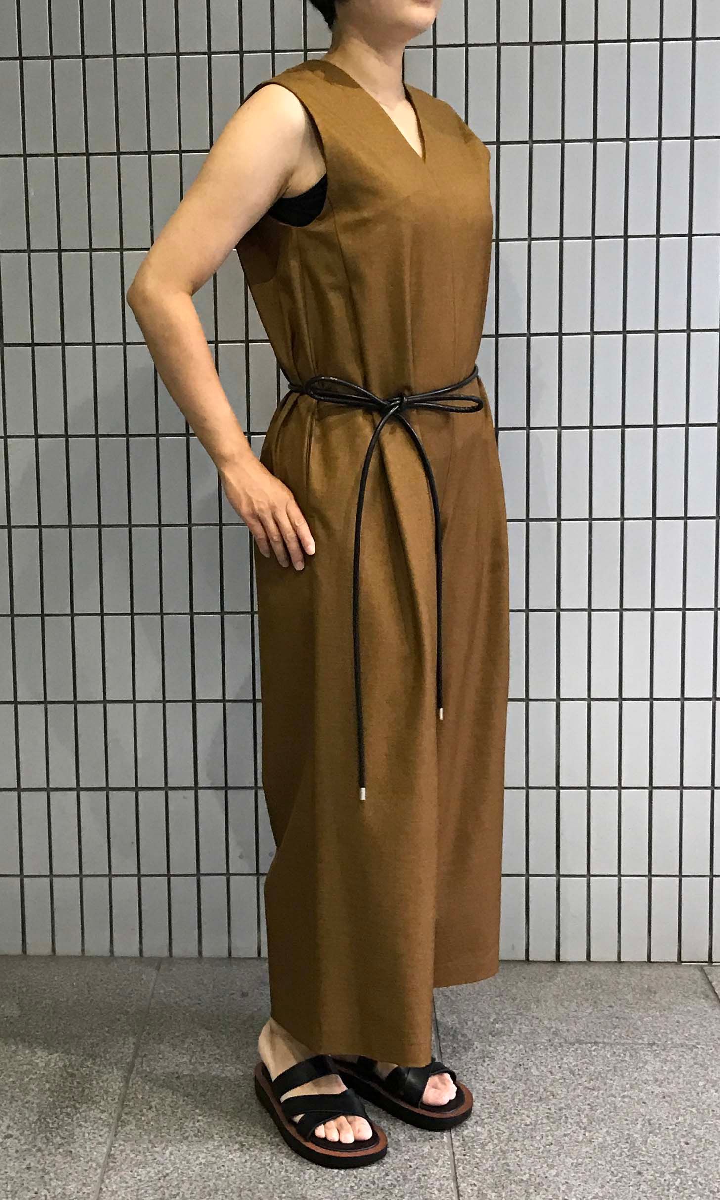 ELENDEEK｜《手洗い可》Vネックコンビネゾン