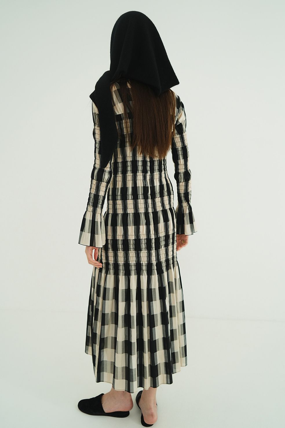 シャーリングロングワンピース