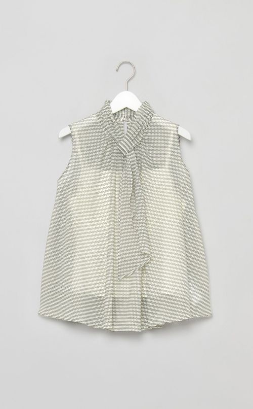 シアーノースリボウタイブラウス