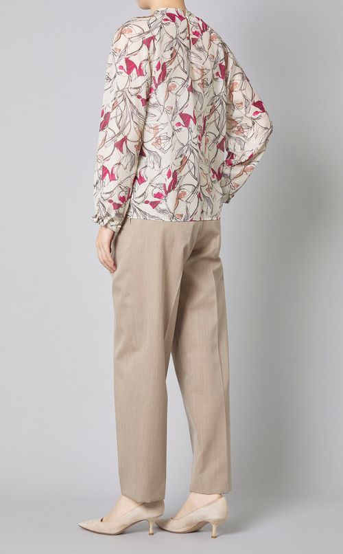 ローブフラワータックネックブラウス