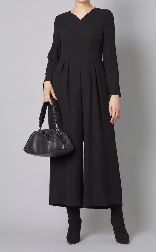 カーブネックウエストタックオールインワン