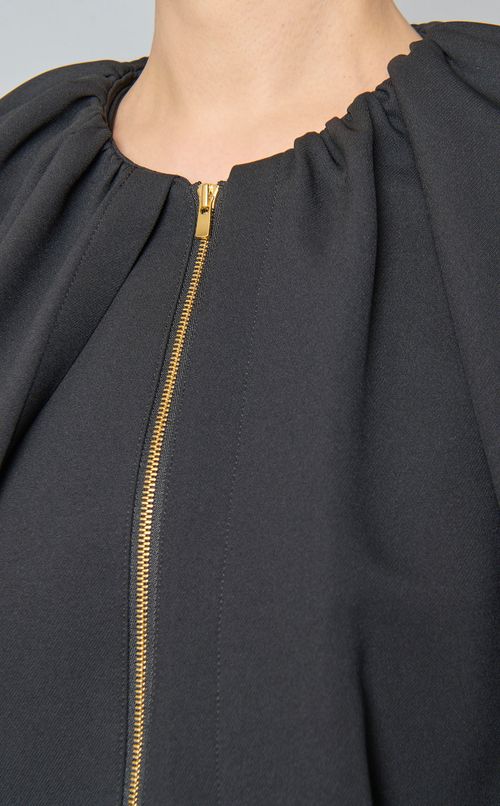 ケープレイヤードノーカラージャケット