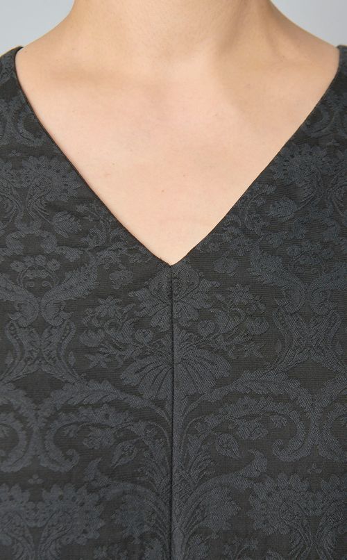 ジャガードVネックワンピース