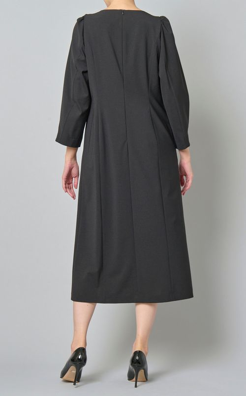 Vネックレースタックワンピース