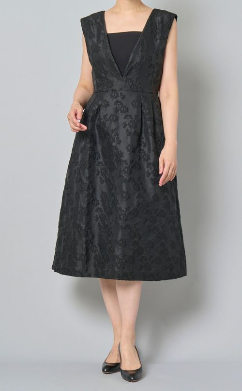 エンボスジャガードエプロンドレス