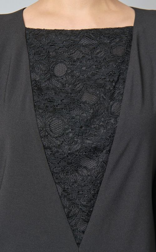 Vネックレースタックワンピース