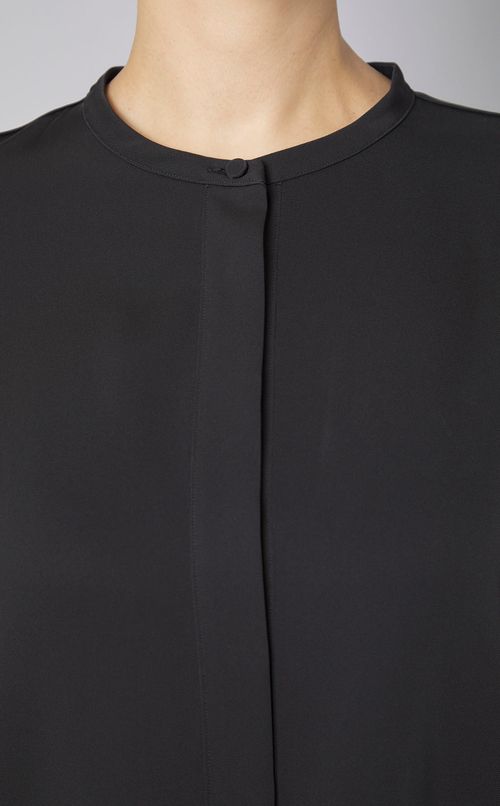 ノーカラーAラインワンピース