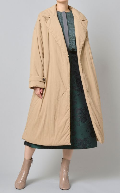 ノーカラーレースブラウス