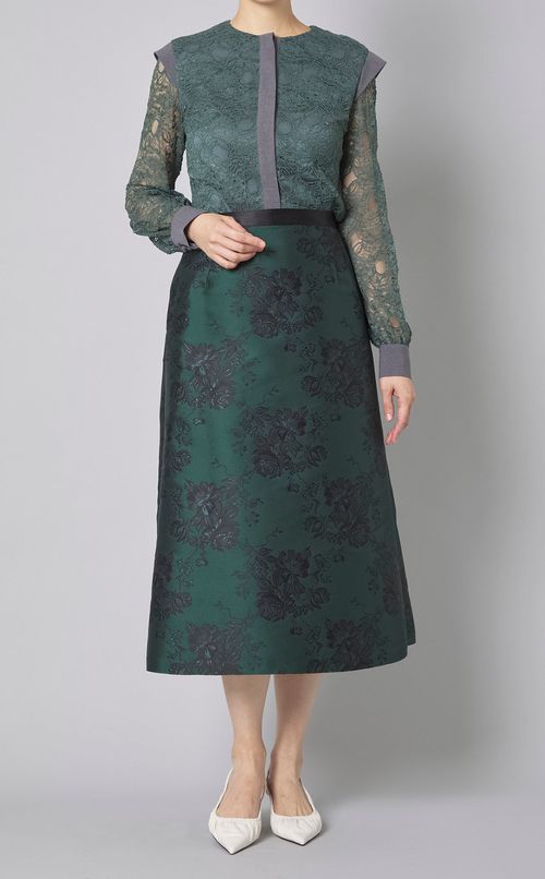 ノーカラーレースブラウス