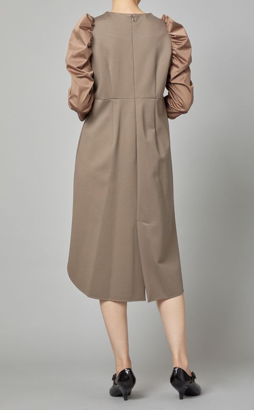 ギャザースリーブワンピース