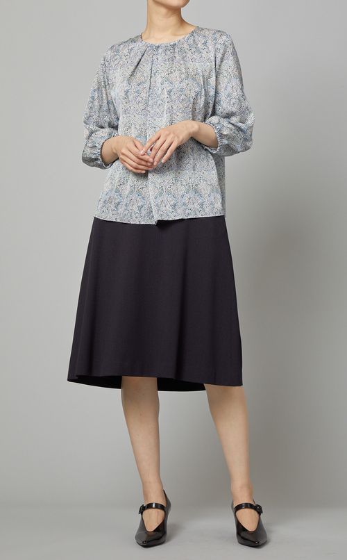 リバティプリントブラウス