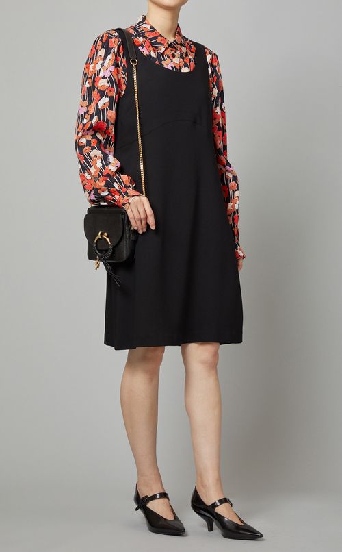 チェーンショルダースクエアバッグ