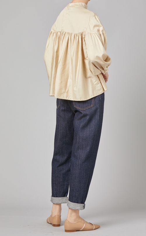 ギャザーデザインブラウス