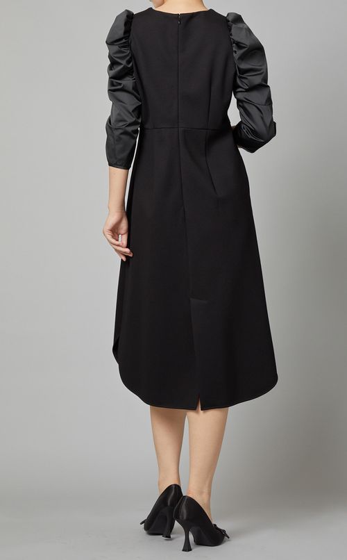 ギャザースリーブワンピース