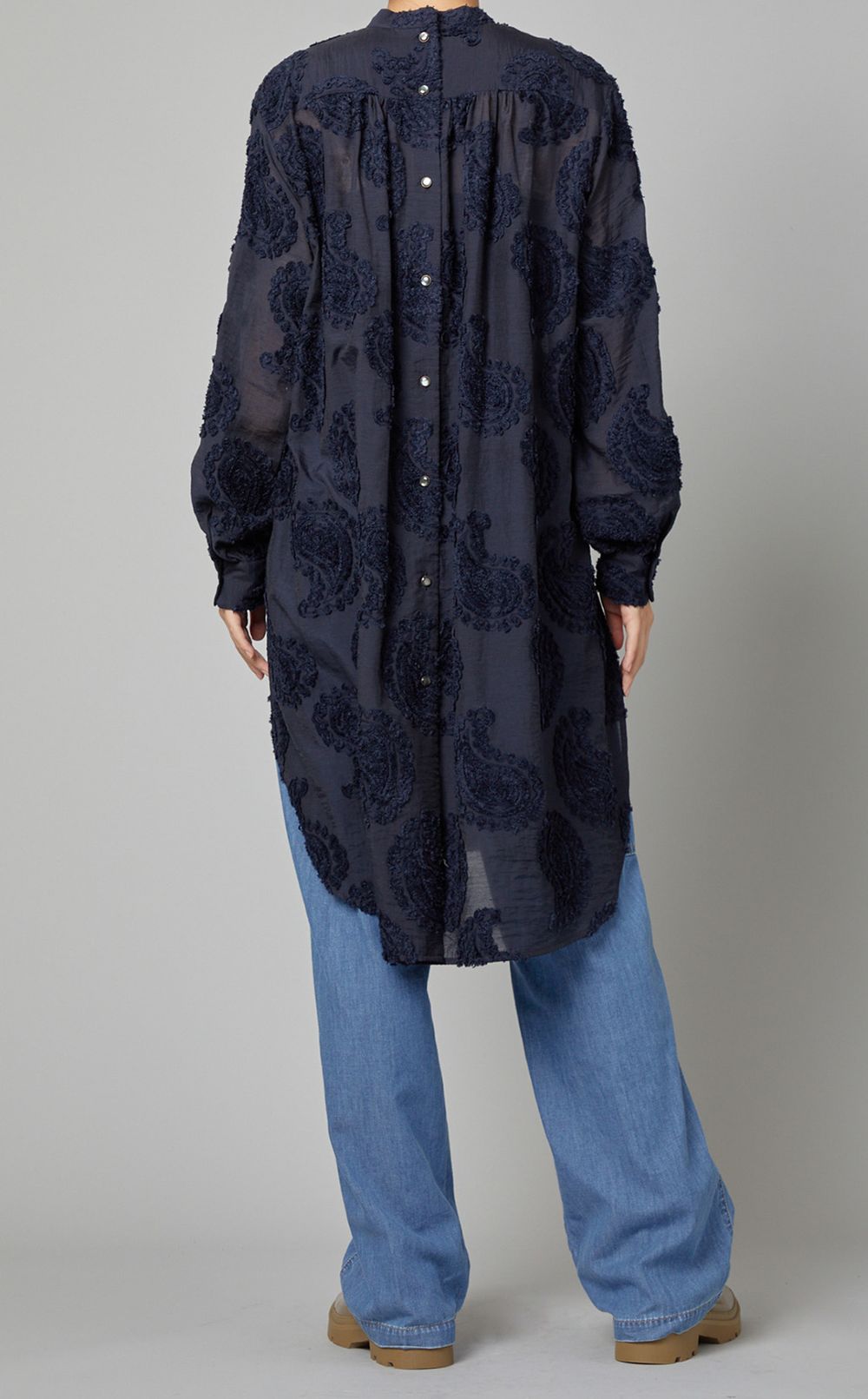 ペイズリージャガードロングシャツ