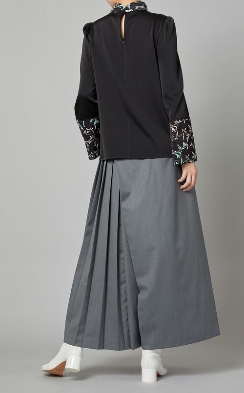 フラワー刺繍スタンドカラーブラウス