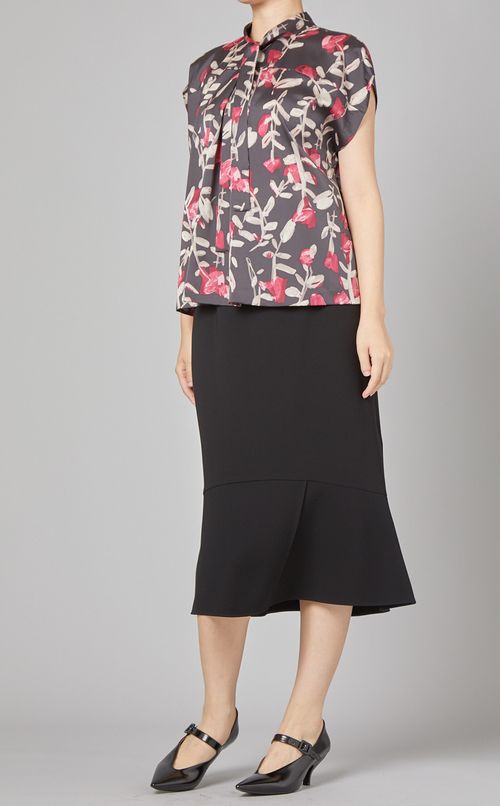 ペプラムタイトスカート